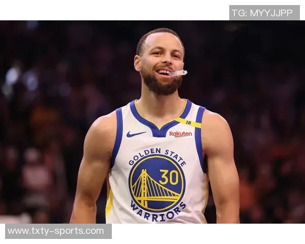 库里热身穿科比6代美国队PE国旗元素融合展现篮球精神与文化传承 库里热身穿科比6代美国队PE国旗元素融合展现篮球精神与文化传承