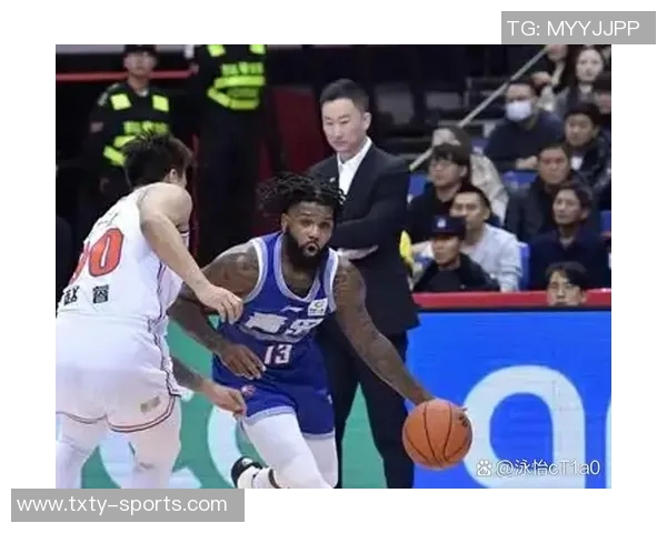 鲍威尔全力以赴15投9中斩获24分并贡献3篮板4助攻4抢断表现出色 鲍威尔全力以赴15投9中斩获24分并贡献3篮板4助攻4抢断表现出色